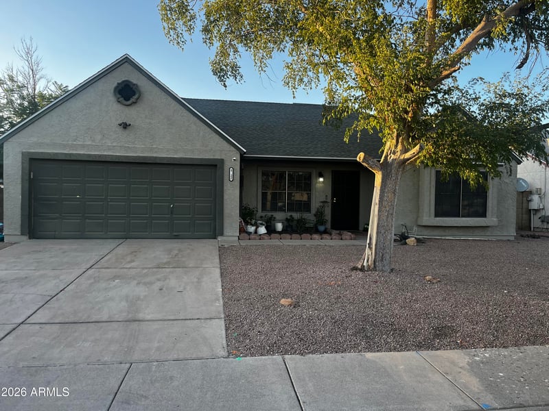 5922 W Hearn Rd, Glendale, AZ 85306