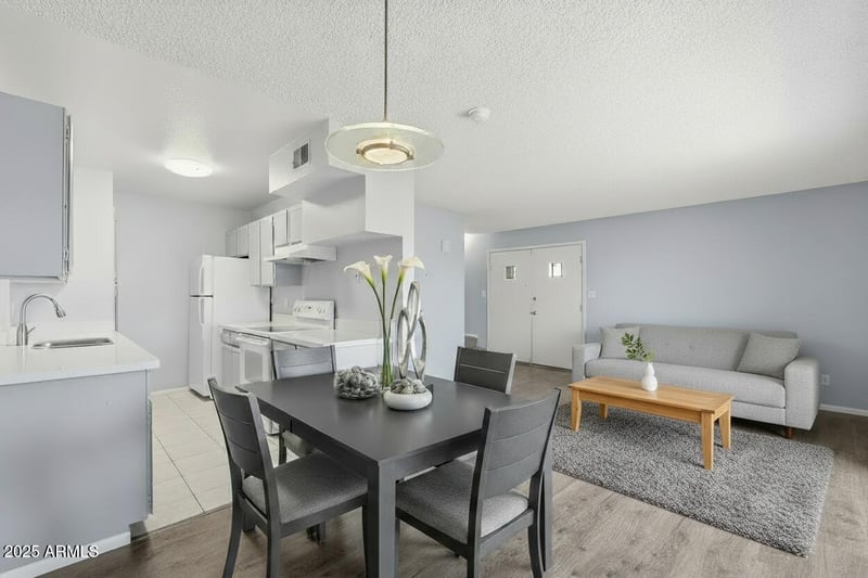 5925 Golden Ln, Glendale, AZ 85302