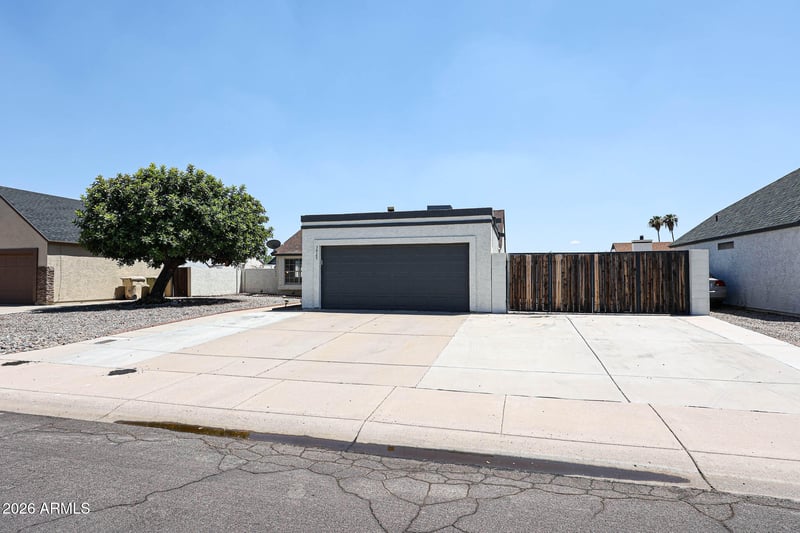 5925 W Crocus Dr, Glendale, AZ 85306