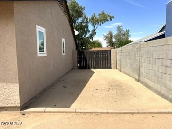 5925 Loma Ln, Glendale, AZ 85302