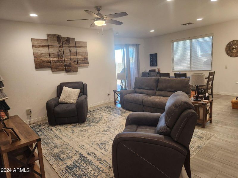 5926 N 90th Dr, Glendale, AZ 85305