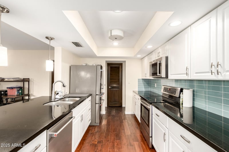 5926 Newberry Rd, Tempe, AZ 85283