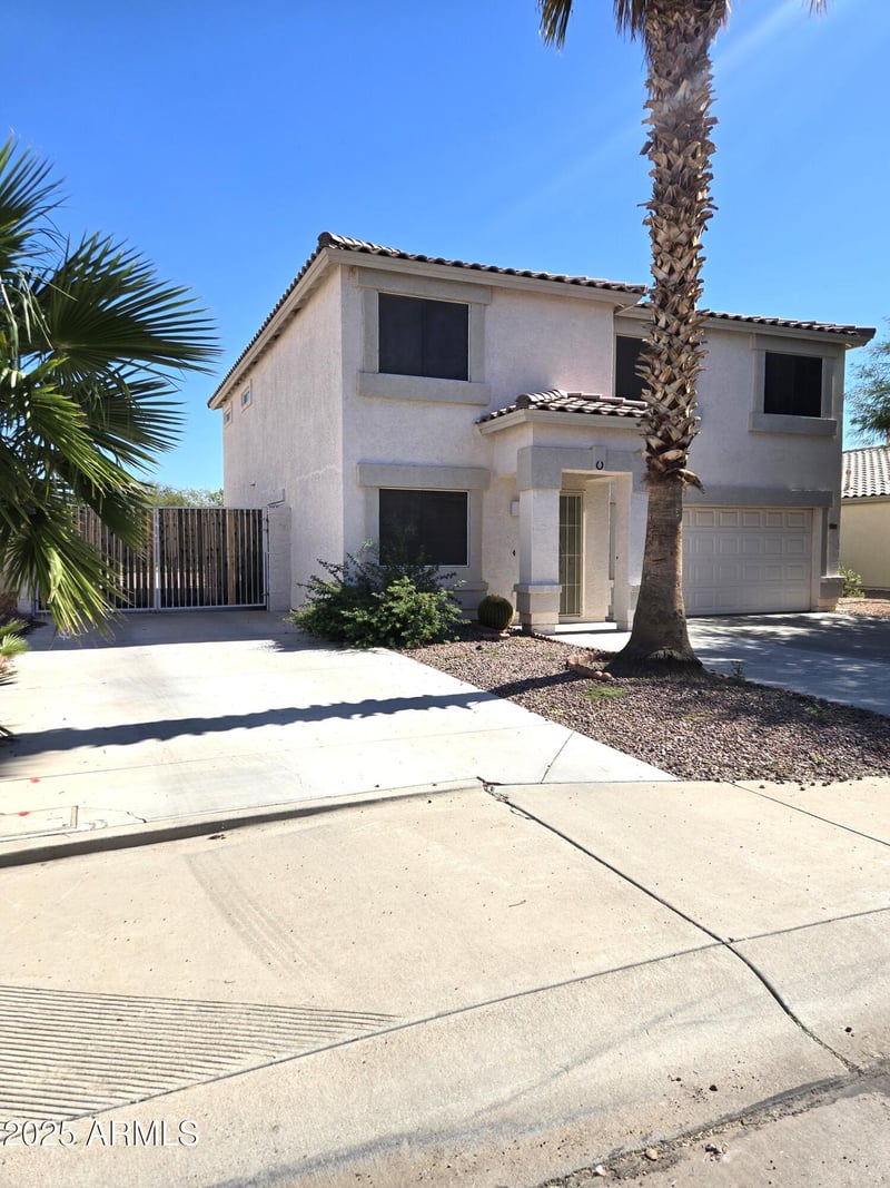 5927 73rd Dr, Glendale, AZ 85303