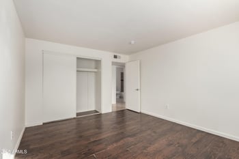 5932 Holly St, Phoenix, AZ 85035