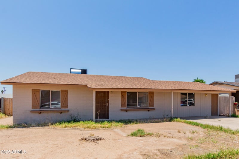 5933 Mitchell Dr, Phoenix, AZ 85033