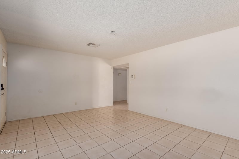 5933 Mitchell Dr, Phoenix, AZ 85033