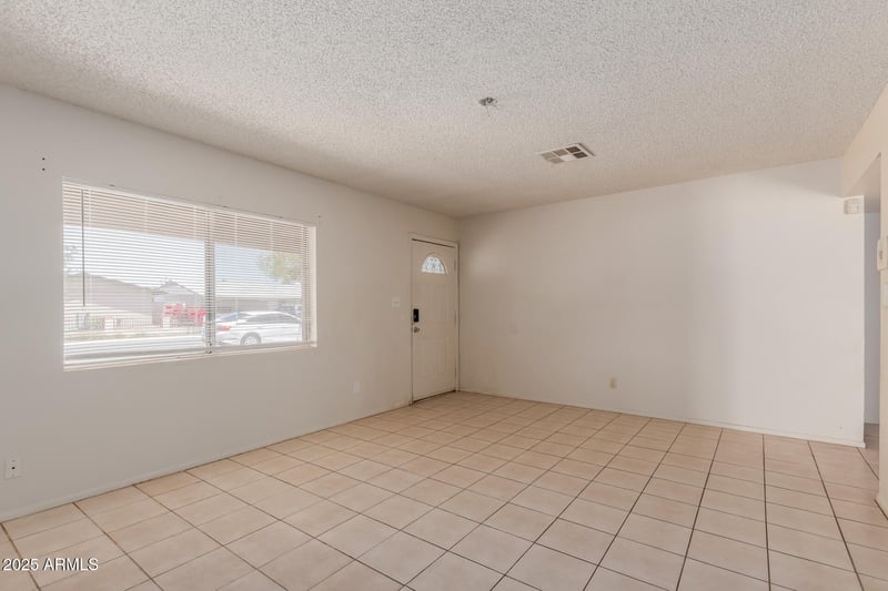5933 Mitchell Dr, Phoenix, AZ 85033