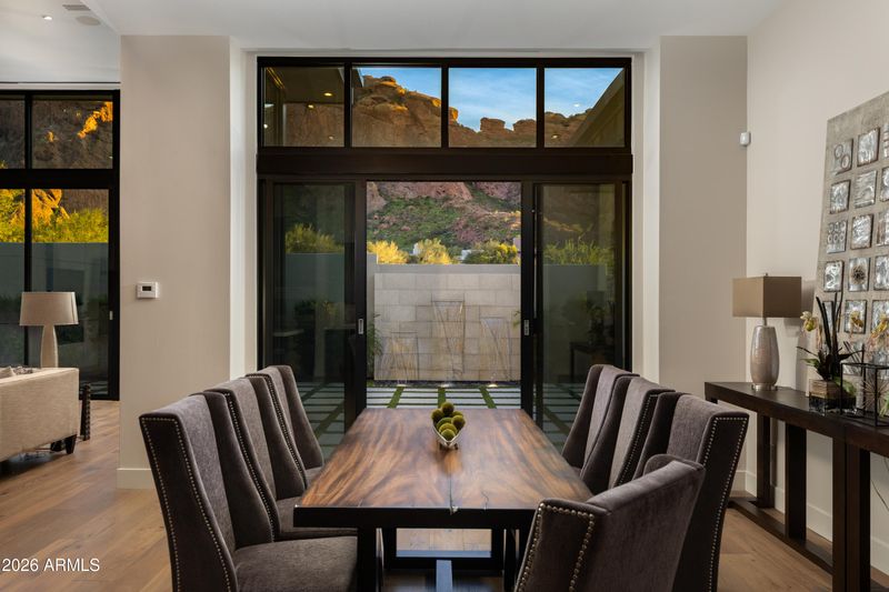 5935 N Echo Canyon Ln, Phoenix, AZ 85018