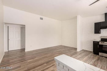 5938 Rose Ln, Glendale, AZ 85301