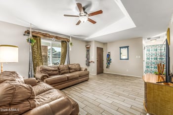 5940 Mauna Loa Ln, Glendale, AZ 85306