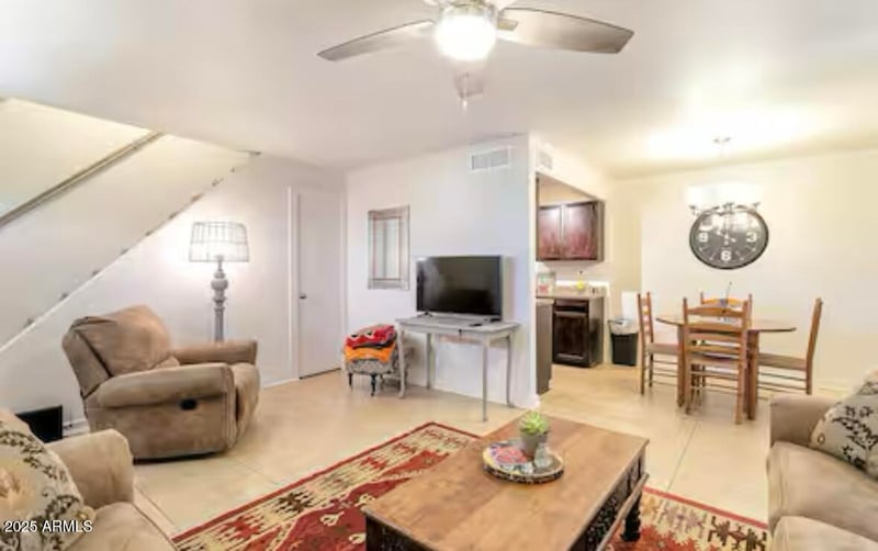 5943 Golden Ln, Glendale, AZ 85302