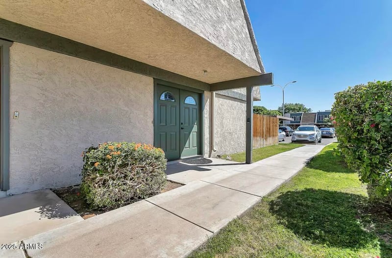 5943 Golden Ln, Glendale, AZ 85302