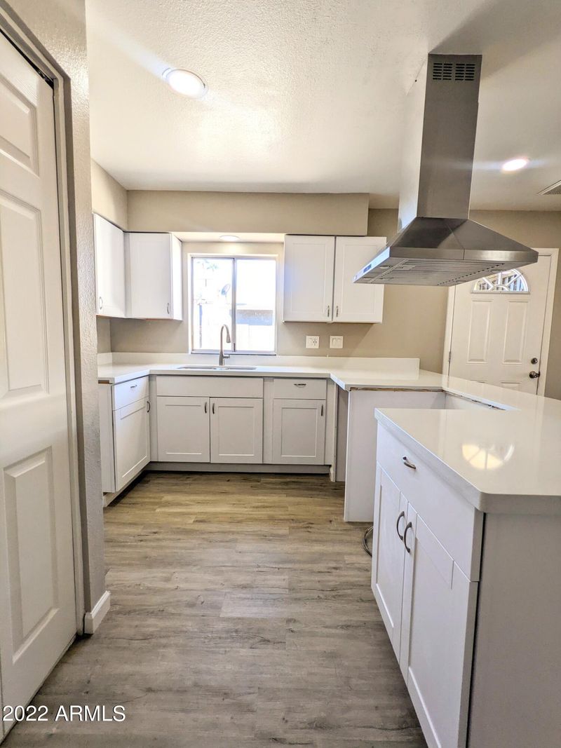 5943 W Britton Ave, Phoenix, AZ 85033