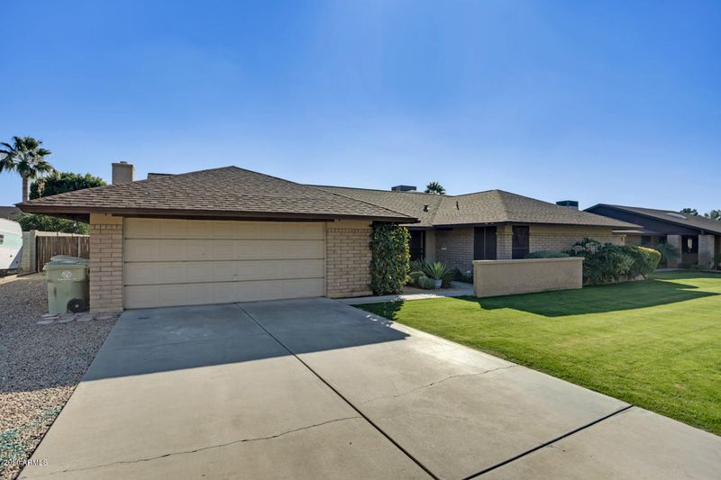 5943 W Campo Bello Dr, Glendale, AZ 85308