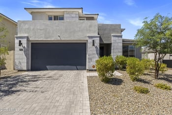 5945 Salter Dr, Phoenix, AZ 85054