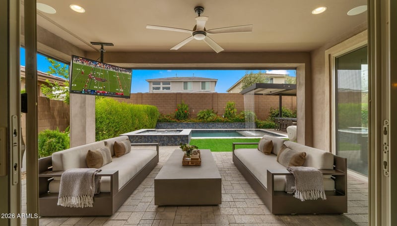 5946 E Abraham Ln, Phoenix, AZ 85054