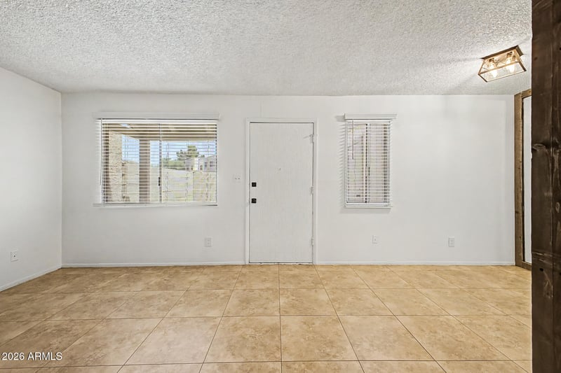 5947 N 48th Ave, Glendale, AZ 85301