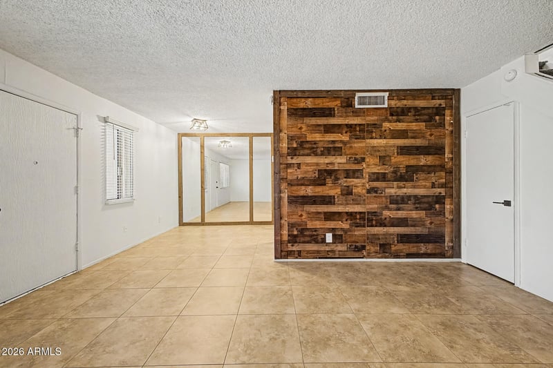 5947 N 48th Ave, Glendale, AZ 85301