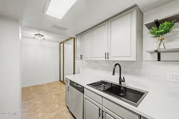 5947 48th Ave, Glendale, AZ 85301