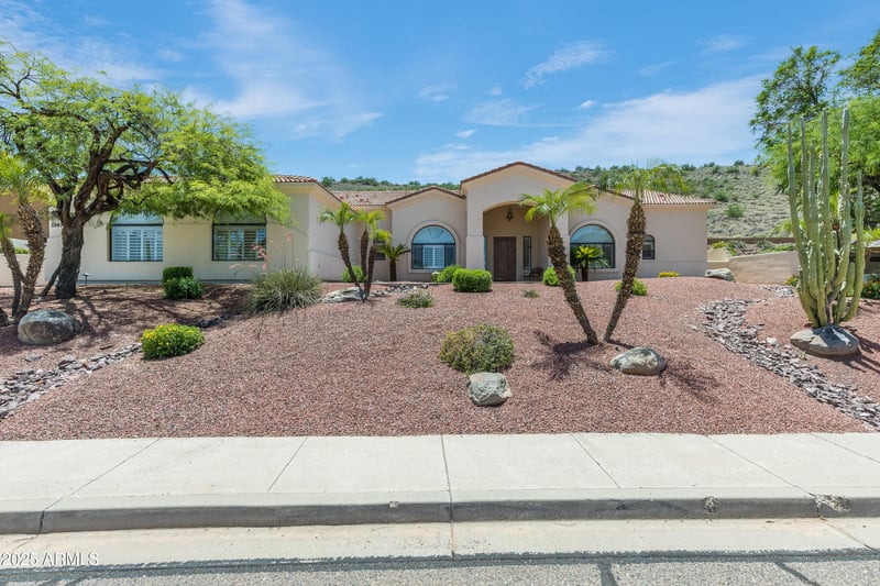 5949 Pinnacle Hill Dr, Glendale, AZ 85310