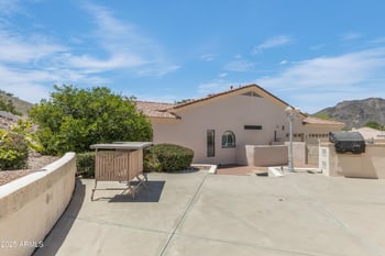 5949 Pinnacle Hill Dr, Glendale, AZ 85310
