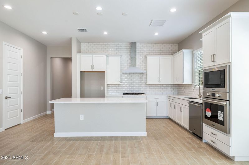 5951 E Lone Cactus Rd, Phoenix, AZ 85054