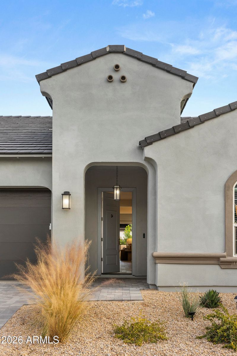 5954 E Cat Balue Dr, Phoenix, AZ 85054