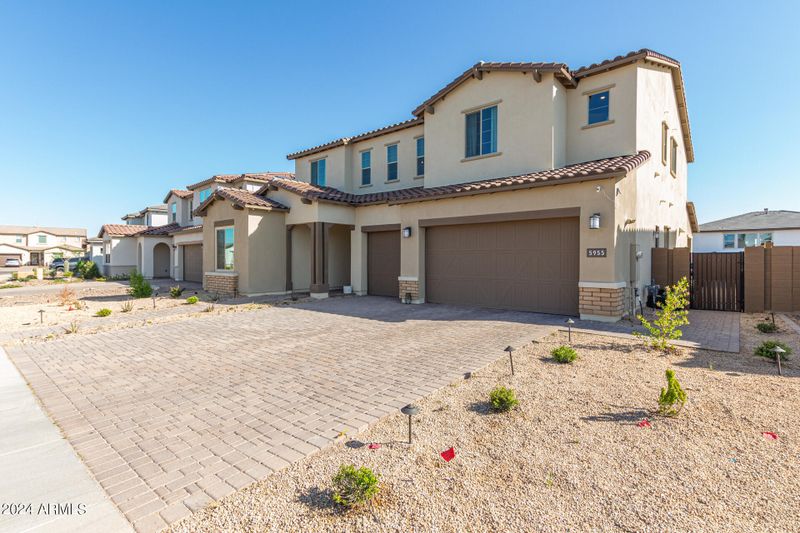 5955 E Louise Dr, Phoenix, AZ 85054