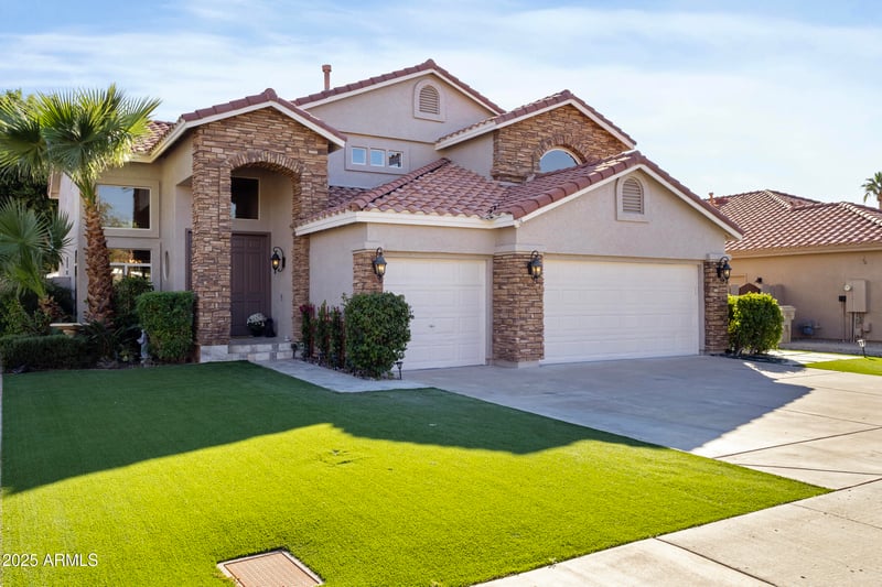 5961 Melinda Ln, Glendale, AZ 85308