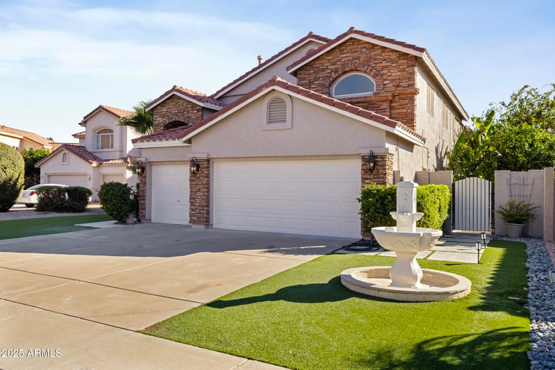 5961 Melinda Ln, Glendale, AZ 85308