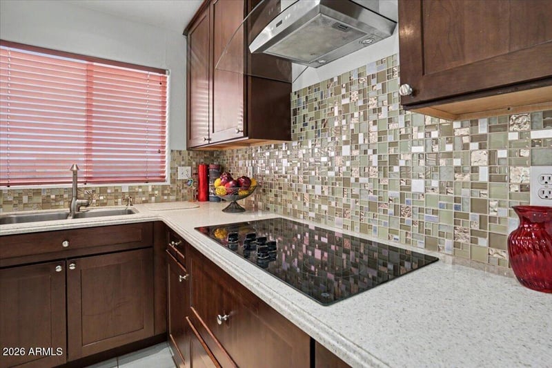 5961 W Saragosa Ct, Chandler, AZ 85226