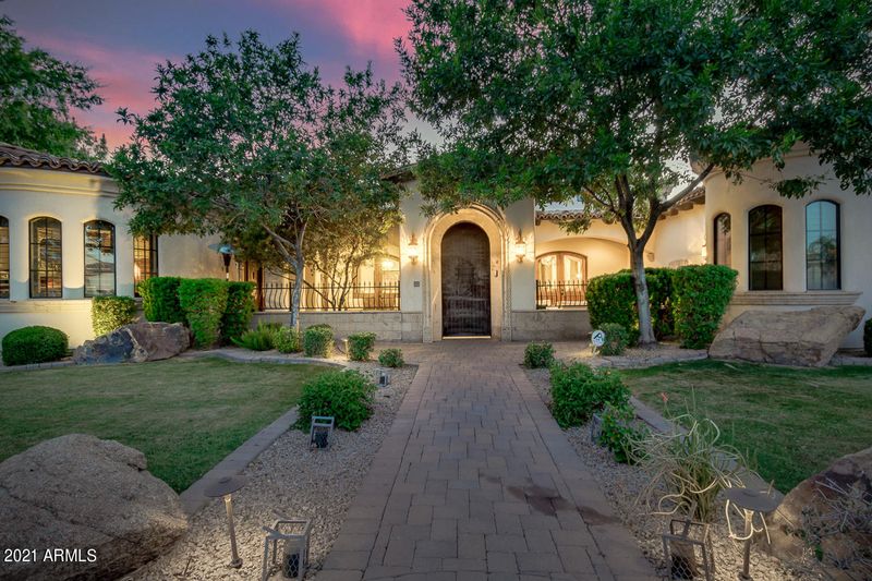 5962 S Gold Leaf Dr, Chandler, AZ 85249