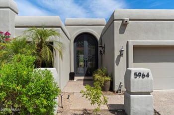 5964 N Echo Canyon Dr, Phoenix, AZ 85018