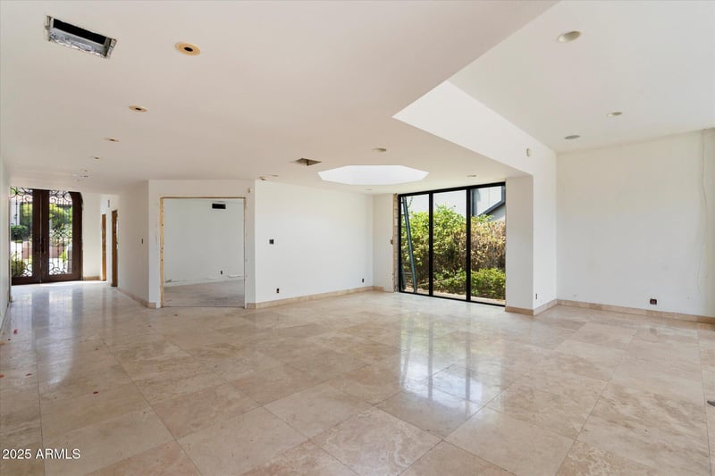 5964 N Echo Canyon Dr, Phoenix, AZ 85018