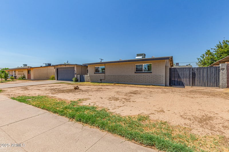 5968 Coolidge St, Phoenix, AZ 85033