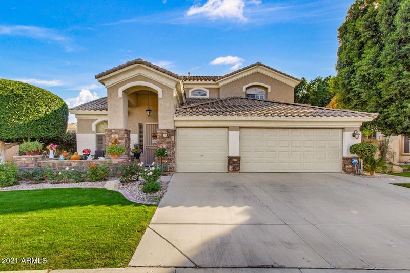 5975 W Kerry Ln, Glendale, AZ 85308