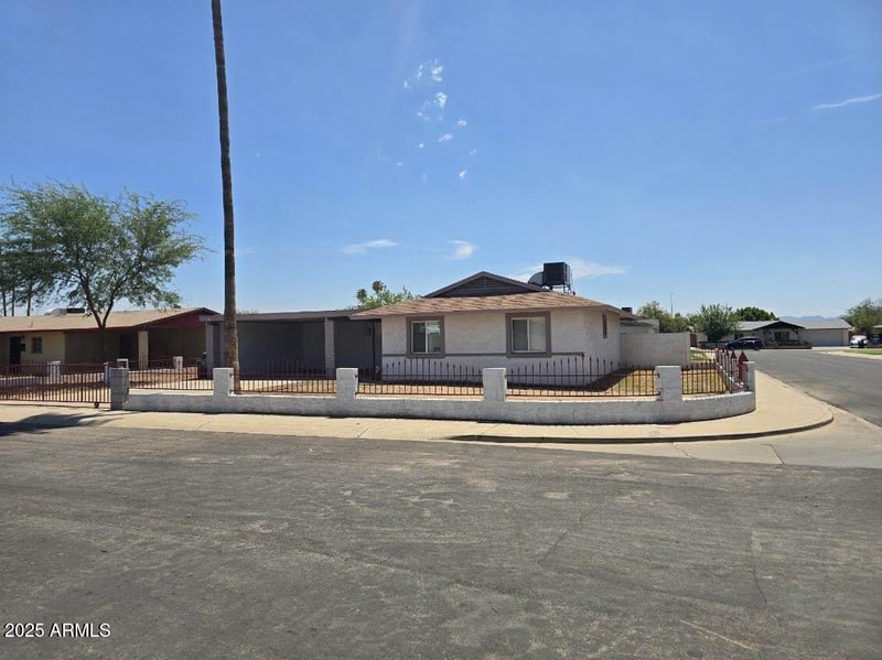 5977 Britton Ave, Phoenix, AZ 85033