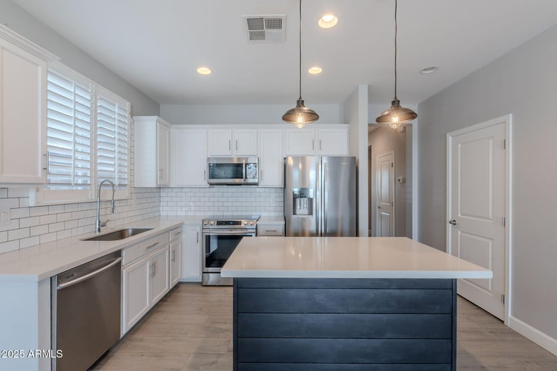 598 Hazelnut Ln, San Tan Valley, AZ 85140