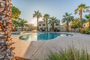 5981 N 48th Dr, Glendale, AZ 85301