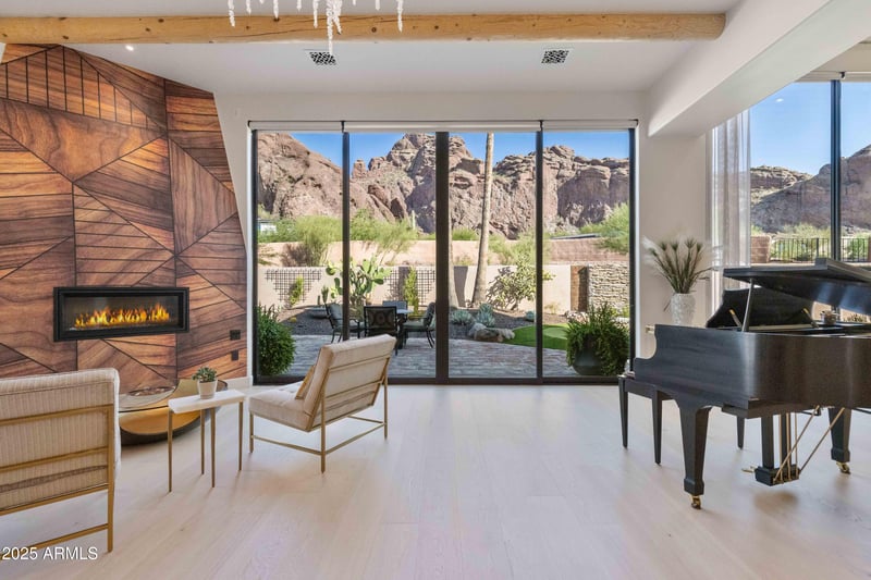 5984 Echo Canyon Dr, Phoenix, AZ 85018
