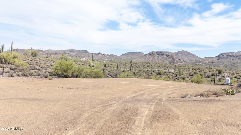59xx Table Mesa Rd #2, New River, AZ 85087