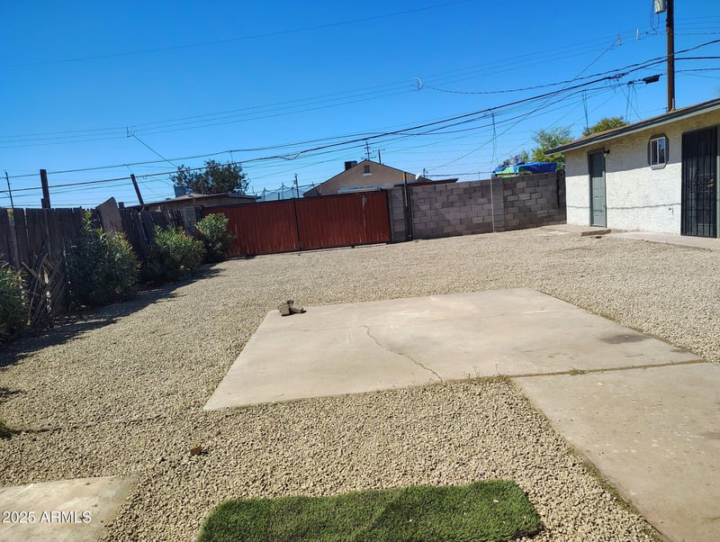 6 30th Dr, Phoenix, AZ 85009