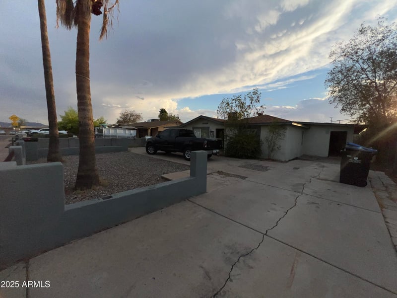 6 30th Dr, Phoenix, AZ 85009