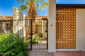 6 Manzanita Dr, Phoenix, AZ 85020