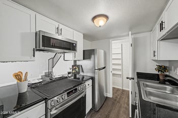 600 Dobson Rd #177, Mesa, AZ 85202