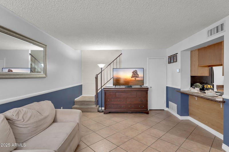600 Dobson Rd #6, Mesa, AZ 85202