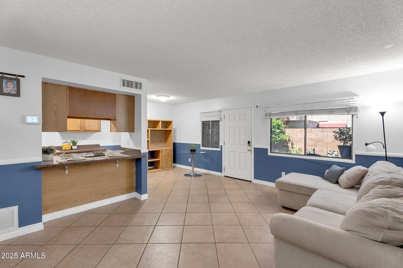 600 Dobson Rd #6, Mesa, AZ 85202
