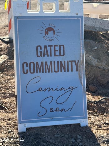 600 Idaho Rd #423, Apache Junction, AZ 85119