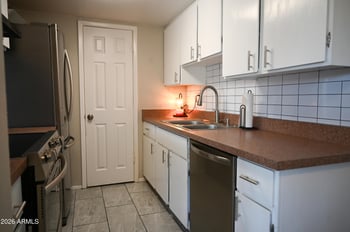 600 Dobson Rd #162, Mesa, AZ 85202