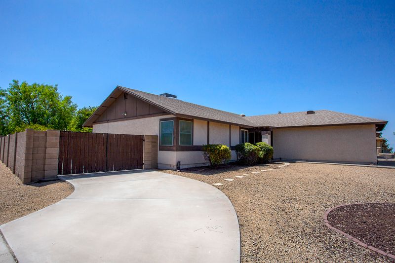 6001 W Evans Dr, Glendale, AZ 85306
